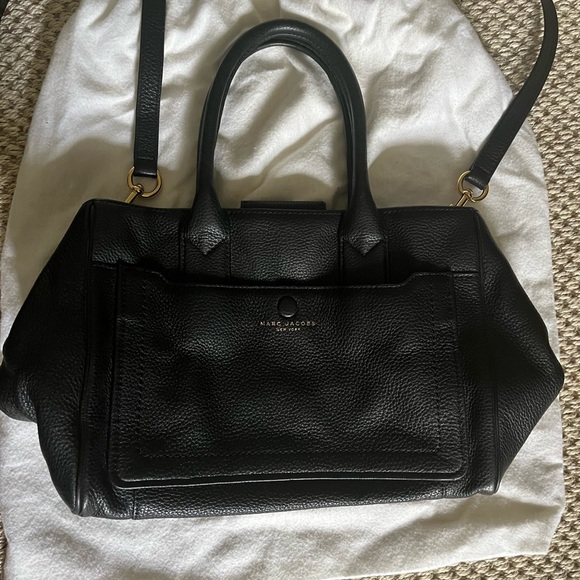 Marc Jacobs Handbags - 100% leather authentic Marc Jacobs bag. Very gently used and cared for.
